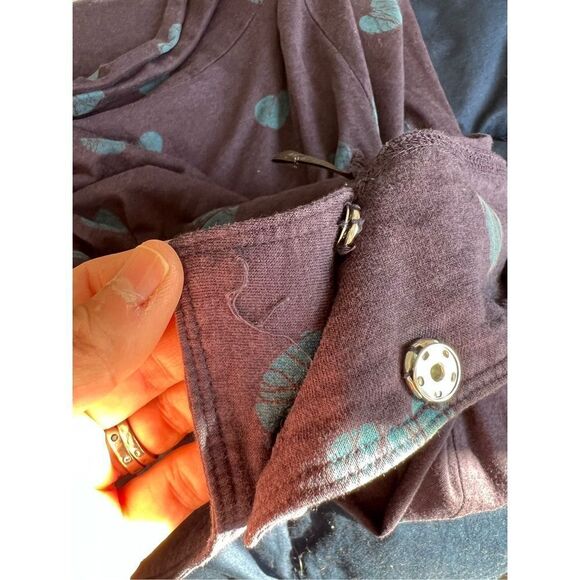 Marc by Marc Jacobs blue with teal broken hearts cowl neck cropped dolman style - Picture 7 of 7